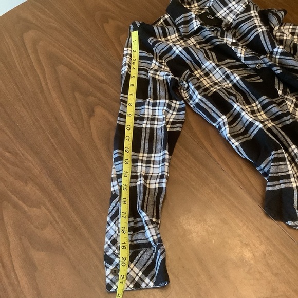 Rails Hunter Plaid Button Down Shirt – Black Sky Ivory
Size:Medium - Picture 9 of 13